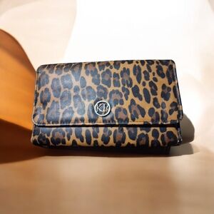KAREN ROGERS Elegant Leopard Print Clutch